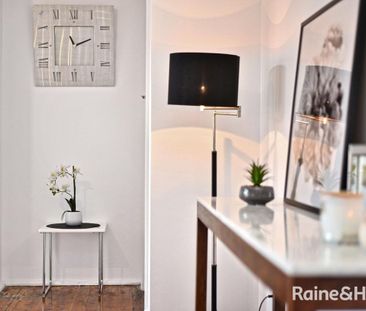 Well Positioned & Updated 1 Bedroom Unit - Photo 3