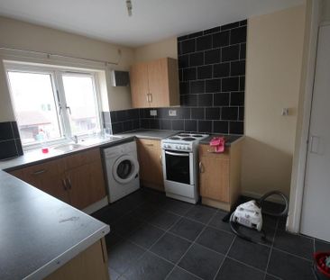3 bedroom flat to rent - Photo 4