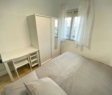 Avenida de la Albufera, Madrid, Community of Madrid 28038 - Foto 2