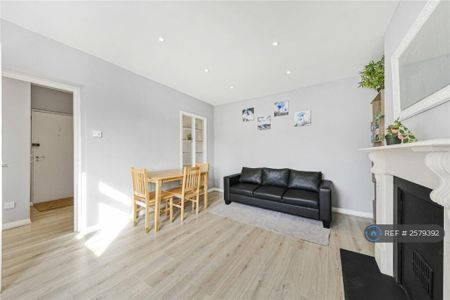 2 bedroom flat to rent - Photo 3