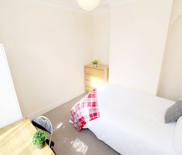 5 bedroom house to rent Harrow Road, Southsea, PO5 - Photo 2