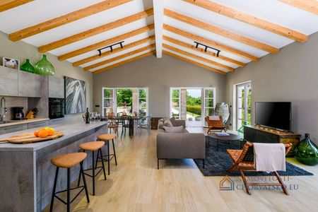 Pronájem domu 160 m² s pozemkem 1 123 m² - Photo 2