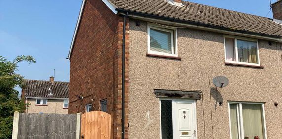 Spacious Double Room in Clean & Tidy Shared House Room 1 - Photo 2
