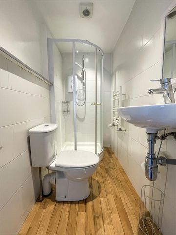 3 Bed Cottage - Terraced - Photo 2