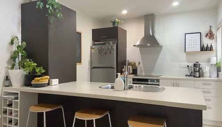 Charming Townhouse in Bayview - Photo 3