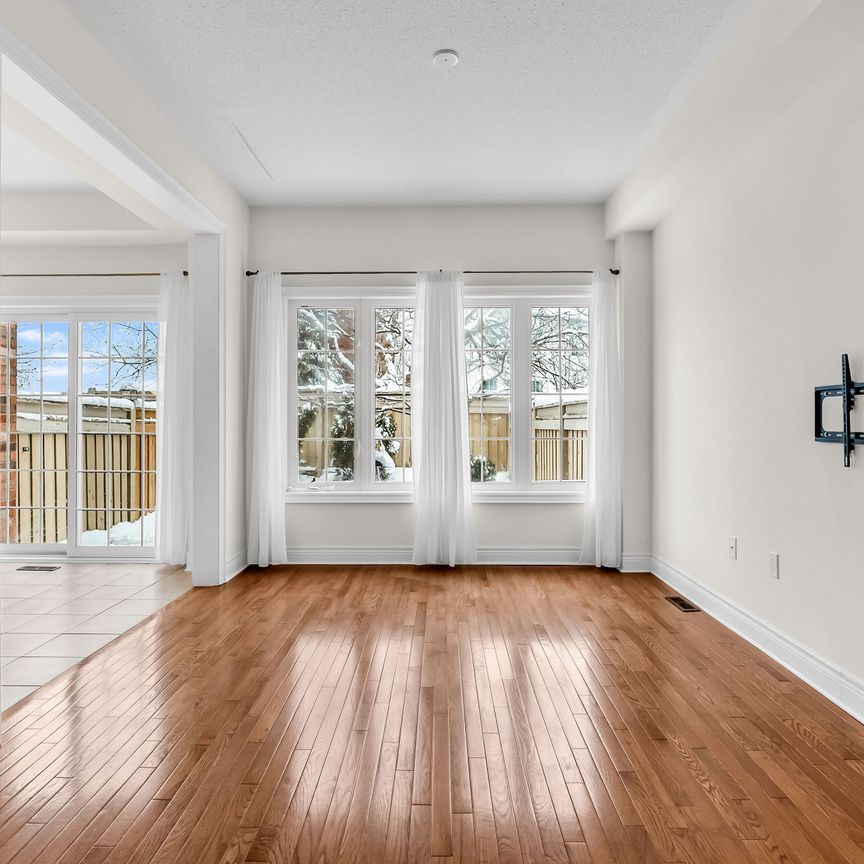 For Lease - 320 Ravineview Drive Unit# 9, Vaughan, Ontario - Photo 1