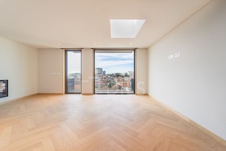 Penthouse T2 com Varanda Terraço e lugar garagem - Photo 4