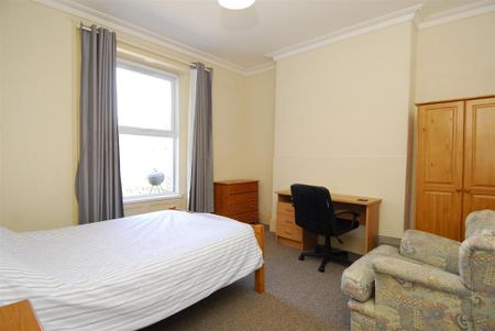 4 bedroom house to rent - Photo 3