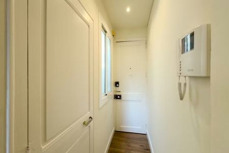 Carrer del Comte Borrell, Barcelona, Catalonia 08015 - Photo 3