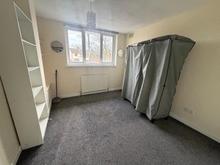 3 bedroom flat to rent - Photo 2