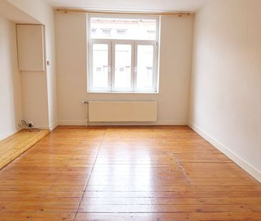 Appartement te huur in Etterbeek voor € 850 met 1 slaapkamer - Photo 1