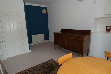 Property to let in Dundee - Photo 2
