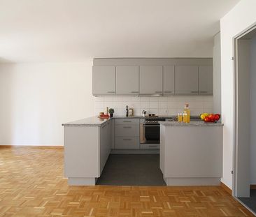 "Moderne 4.5-Zimmerwohnung in ruhigem Wohnquartier!" - Photo 2