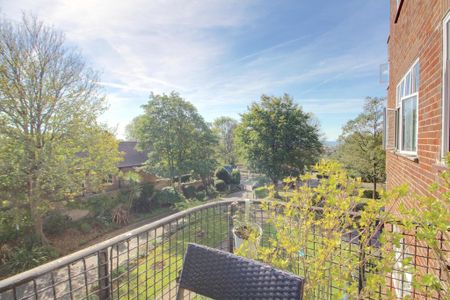 2 bedroom flat to rent - Photo 4