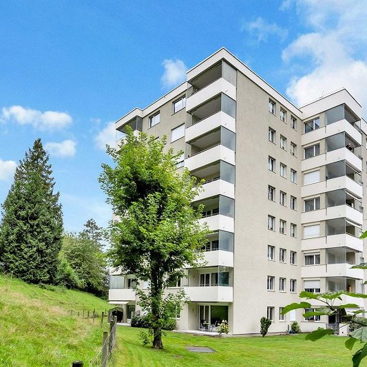 Helle 4.5-Zimmerwohnung im EG mit Balkon an zentraler Lage in Köniz - Photo 1