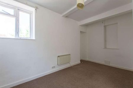 Whaddon Drive, Cheltenham, GL52 - Photo 4