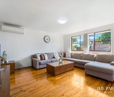 4 Rickard Road, Bossley Park – Updated Family Home for Rent - Photo 1