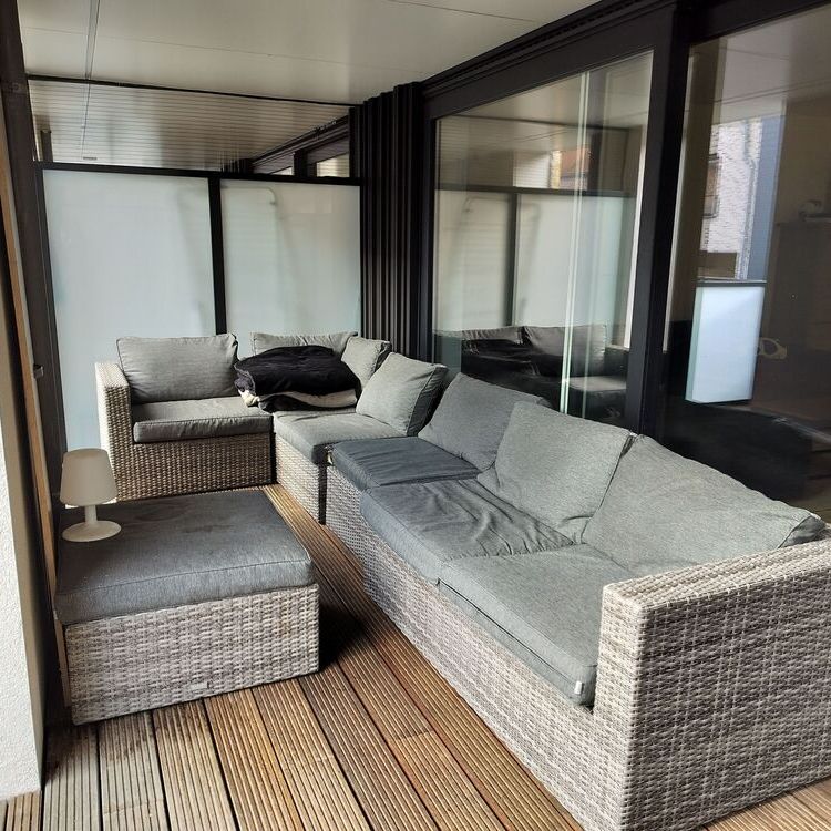 Centraal gelegen appartement met twee slaapkamers, autostaanplaats en terras in Ieper - Photo 1