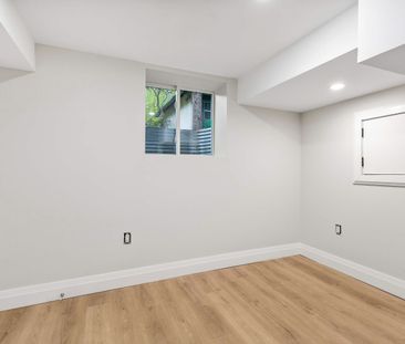 For Lease - 116 Manor Road Unit# Lower, Toronto, Ontario - Photo 2