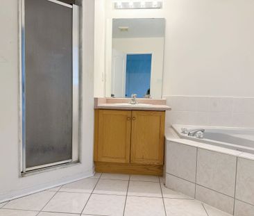 For Lease - 90 Bridlepath Street, Richmond Hill, Ontario - Photo 3