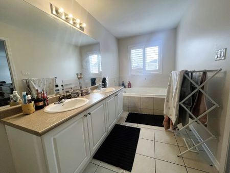 For Lease - 1527 Winville Road, Pickering, Ontario - Photo 2