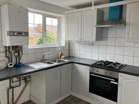 3 bedroom townhouse to rent - Photo 5