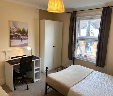 Room 2: 18 Rupert Road, Guildford, GU2 7NE - Photo 2