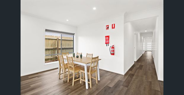 🏡 Private Rooms in rooming house / 4 Rooms for Rent / $350 per week / Furnished / All utilities Included - Photo 1