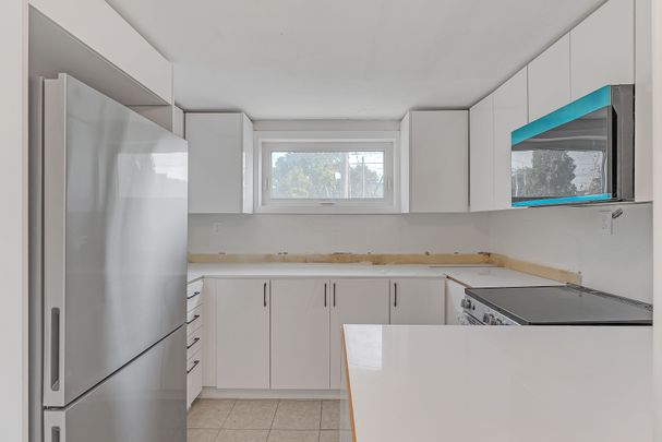 For Lease - 2724 Lake Shore Boulevard, Toronto, Ontario - Photo 1