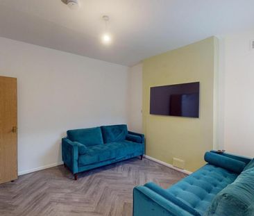 6 bedroom house to rent - Photo 2