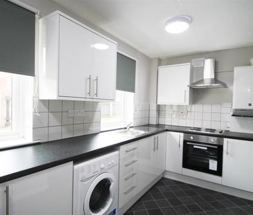 Westfield Court, Westfield Road, Hyde Park, LS3 1DL, Leeds - Photo 2