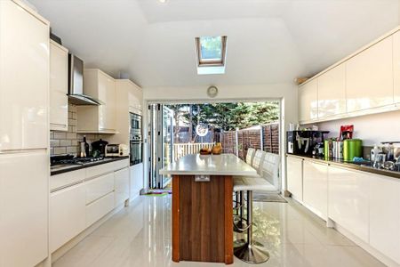 2 bedroom detached house to rent - Photo 2