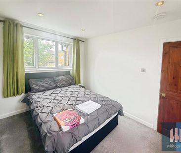 5 bedroom detached house to rent - Photo 3