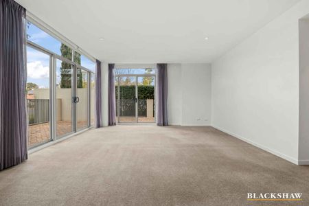 Comfortable living in a quality location - Photo 3