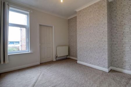 3 bedroom terraced house to rent - Photo 3
