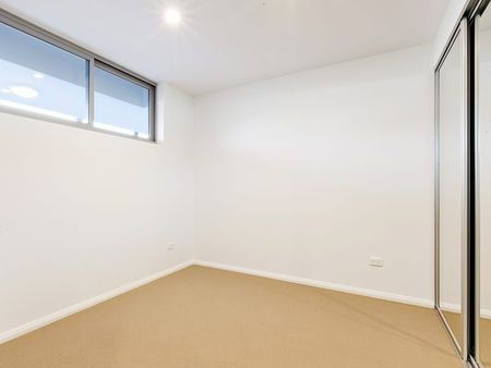 Modern One Bedroom Unit in the Heart of Marrickville - Photo 4