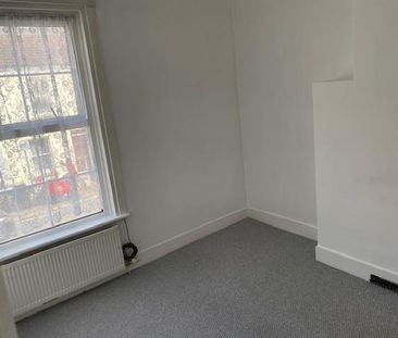2 bedroom end of terrace house to rent - Photo 6