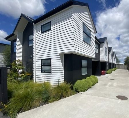 Townhouse Near Waikato University & Wintec - Photo 2