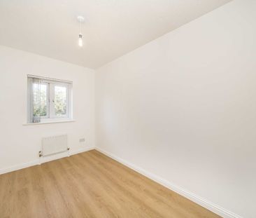 Clock Tower Mews, Thamesmead, SE28, London - Photo 6