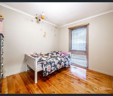 Welcome to Your New Home in Scoresby! - Photo 5