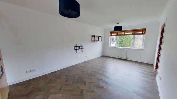 4 bedroom detached house to rent - Photo 1