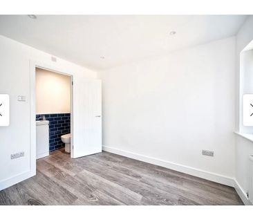 4 bedroom terraced house to rent - Photo 4