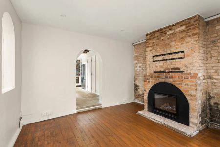 Walk-Everywhere Lifestyle | Renovated Two-Bedroom Terrace - Photo 2