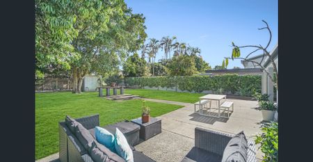 Renovated home with spacious yard - Photo 2