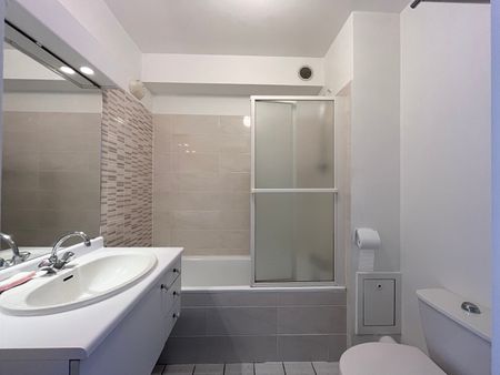 Appartement meublé 1 pièce(s) 25 m2 - BOX EN S-S - 8min de la GARE - Photo 2