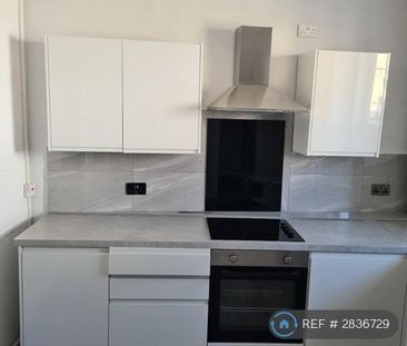 2 bedroom end of terrace house to rent - Photo 6