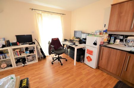 1 bedroom Maisonette to rent - Photo 2