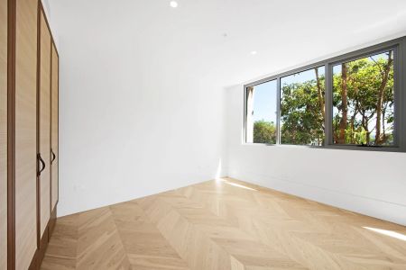 Brand New Designer One-Bedroom Residence in Prestigious "Pienza" - Photo 4