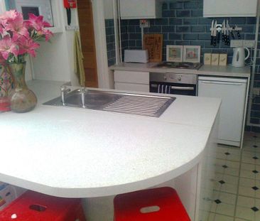 4 bedroom terraced house to rent - Photo 5