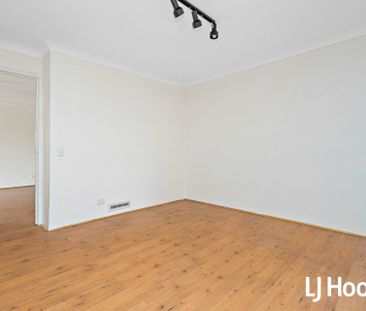 Large Family Home Situated on a huge 1,053m2 block - Photo 4